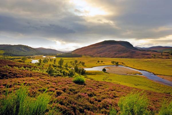 The River Dee Braemar Q7L3936 DO NOT DISTRIBUTE MARKETING TEAM APPROVAL REQUIRED low res2