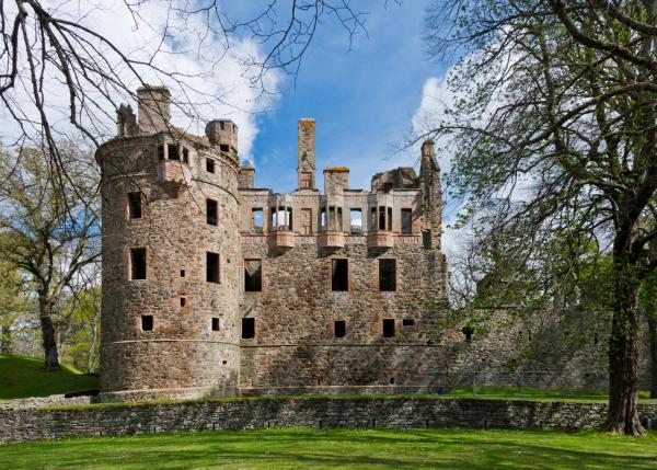 Huntly Castle 4