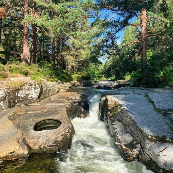 Linn of Quoich by Scottish Highlands am DO NOT USE