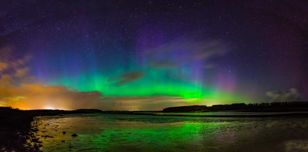 picfair 015683624 northern lights ythan reflections5