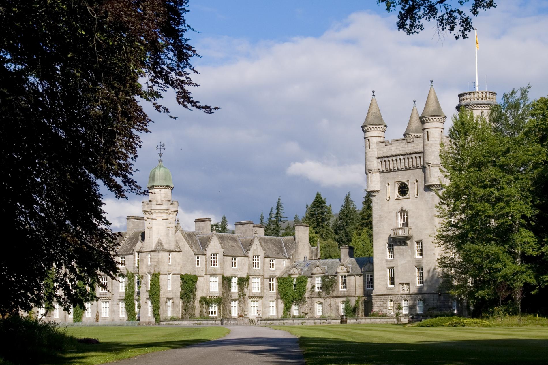 can you visit balmoral castle in october